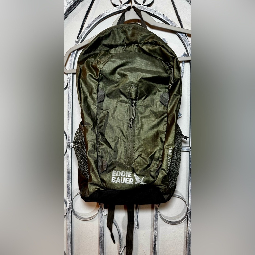 Eddie Bauer Green 20L Lightweight Stowaway Packable Spruce Green Backpack - Picture 4 of 16